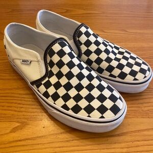 Checkered Slip on Vans Women’s 7.5